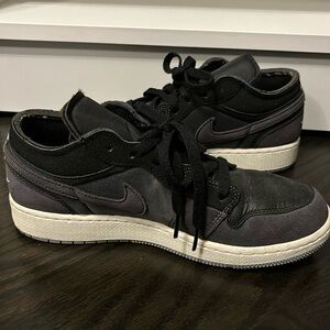 Nike Jordan Low 1 in 6.5 Youth or Men’s Size Color Black
